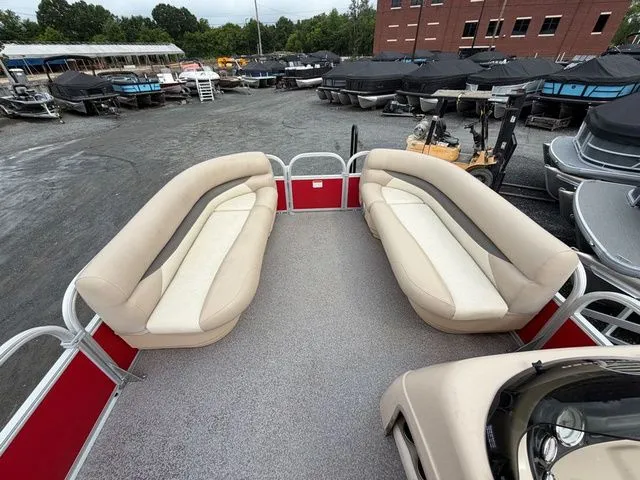 Slide: The Image of Sun Tracker Party Barge 18 DLX 2016 - 7