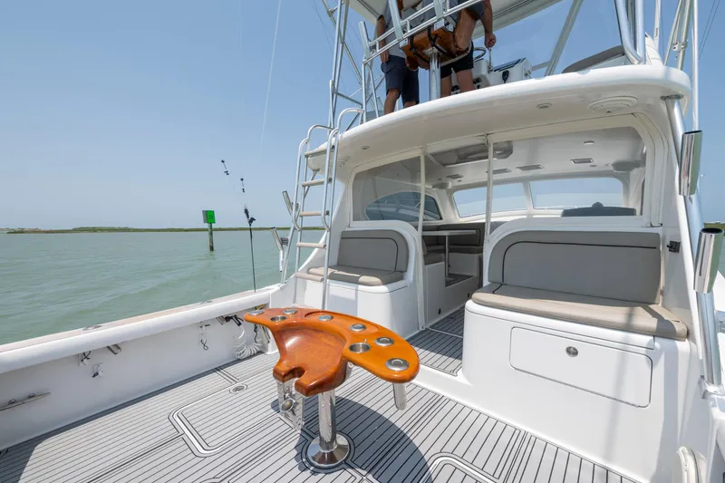 Slide: The Image of 2008 Ocean Yacht 37 Billfish, spacious deck with seating and fishing rod holders. - 8
