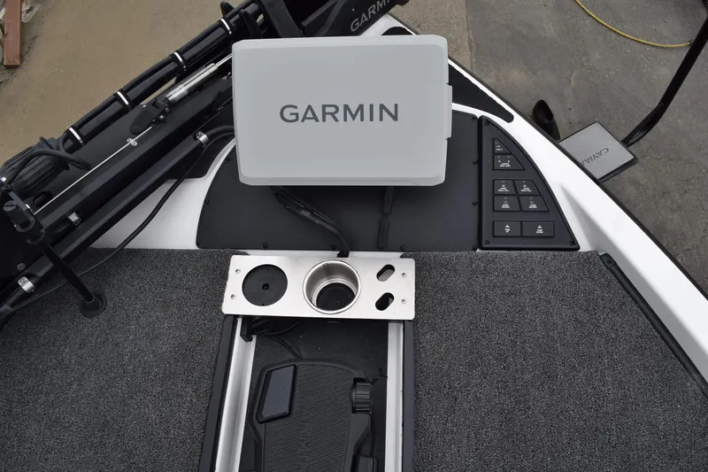 Slide: The Image of Garmin navigation system on Cayams CX 20 PRo boat, 2027 model. - 19