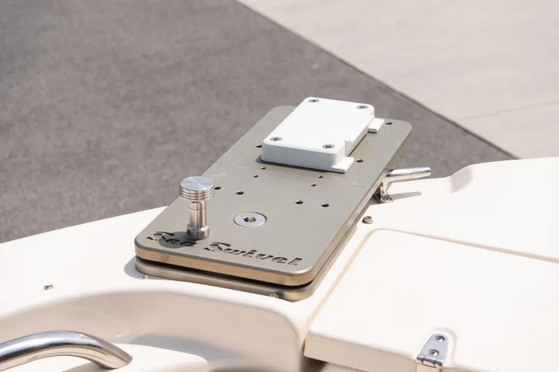 Slide: The Image of Close-up of a 2017 Grady-White Freedom 205 boat accessory mount. - 15