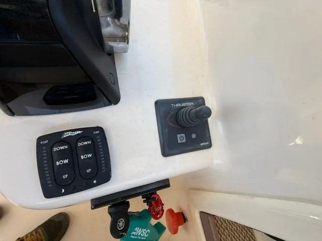Slide: The Image of Control panel of a 2013 Grady-White Freedom 285 boat. - 10
