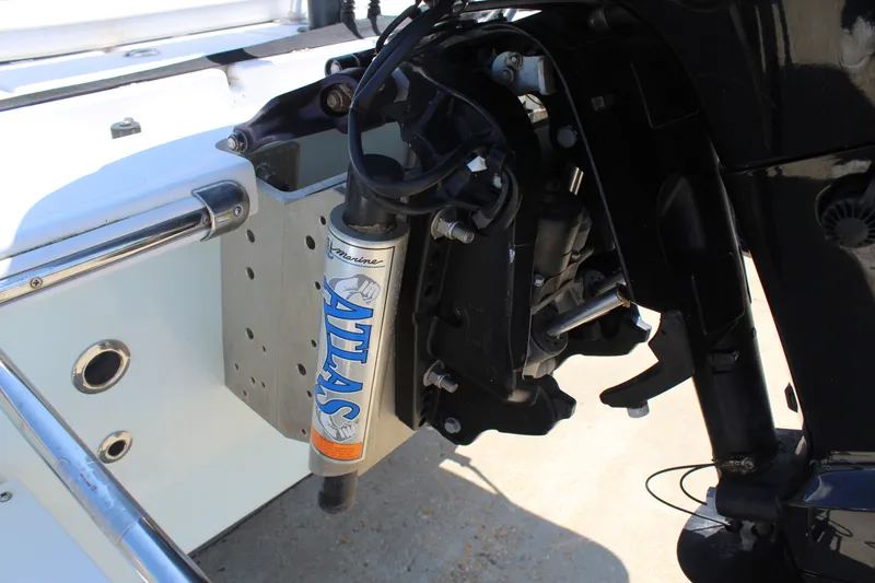Slide: The Image of 2023 Intruder 23 boat motor with Atlas hydraulic system. - 11