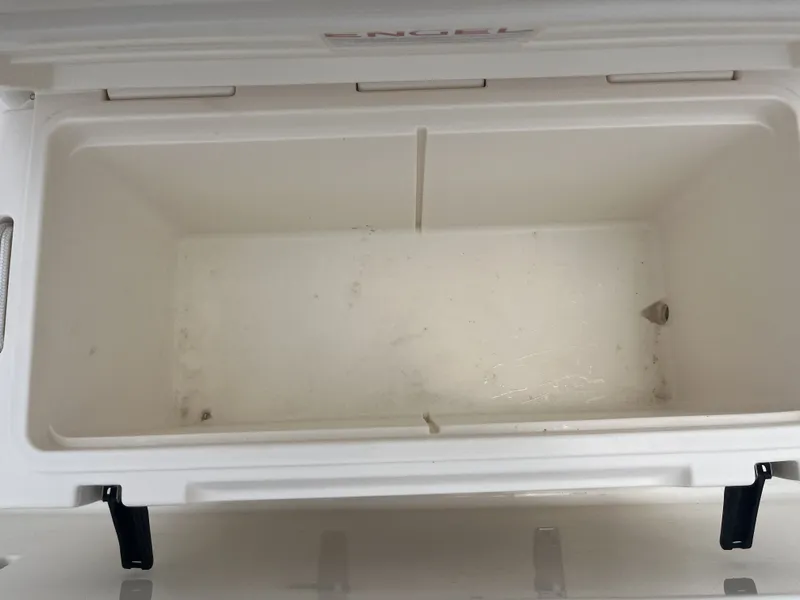 Slide: The Image of Empty Engel cooler in Pathfinder 2400 boat, year 2022. - 33