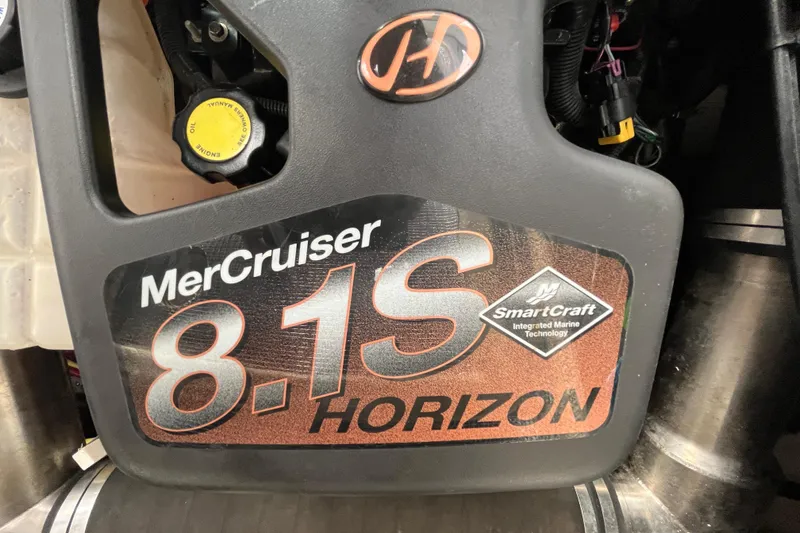 Slide: The Image of MerCruiser 8.1S Horizon engine in 2005 Chaparral Signature 350 boat. - 53