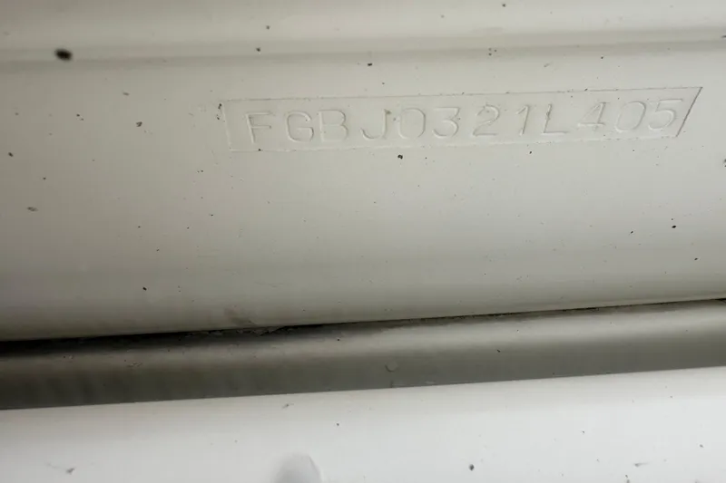 Slide: The Image of Hull identification number on 2005 Chaparral Signature 350 boat. - 58