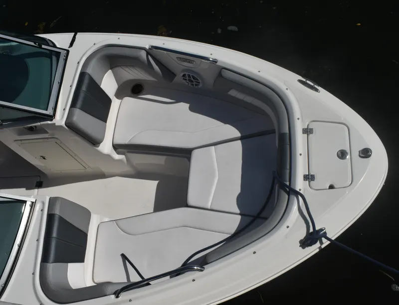 Slide: The Image of Interior view of 2021 Chaparral 21 SSi boat. - 9