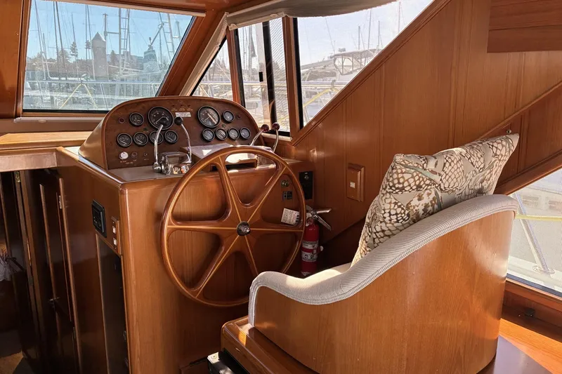 Slide: The Image of Ocean Alexander 42 Sedan - Helm - 10