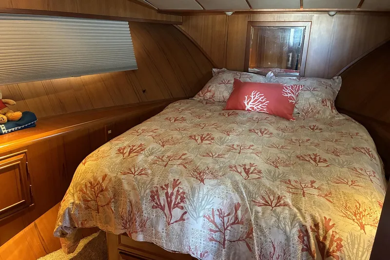 Slide: The Image of Ocean Alexander 42 Sedan - Owner's Cabin - 7