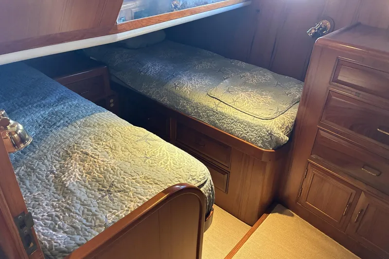 Slide: The Image of Ocean Alexander 42 Sedan - Guest Cabin - 8