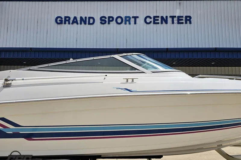 Slide: The Image of 1997 Formula 252 SS boat at Grand Sport Center, side view. - 3
