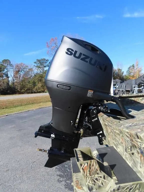 Slide: The Image of SeaArk Shadow 20T CC Suzuki 150 w/trailer 2026 - 23