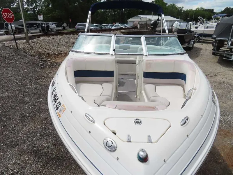 Slide: The Image of Bryant 210 Bowrider 4.3 MPI 2011 - 8