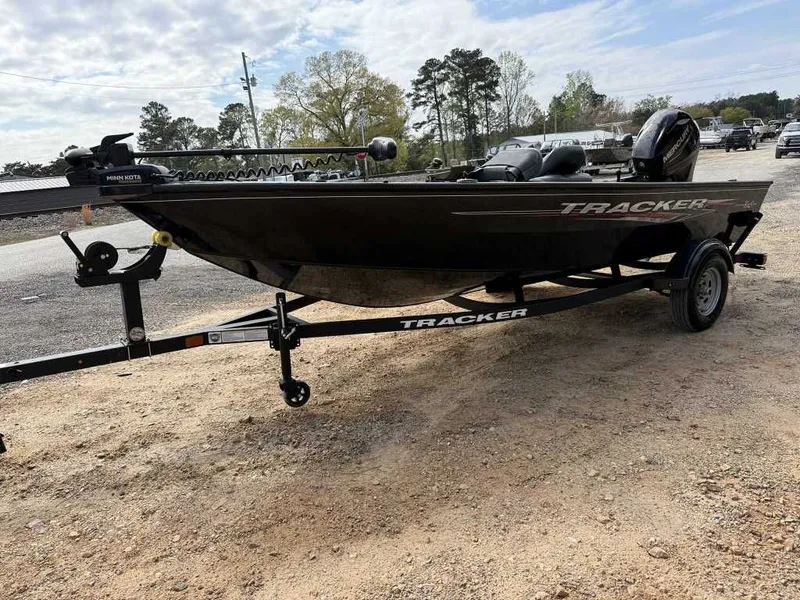 The Image of Tracker Super Guide V16 Tiller w/ Mercury 40 Trailer 2025 - 1