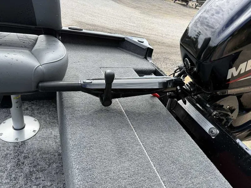 Slide: The Image of Tracker Super Guide V16 Tiller w/ Mercury 40 Trailer 2025 - 11