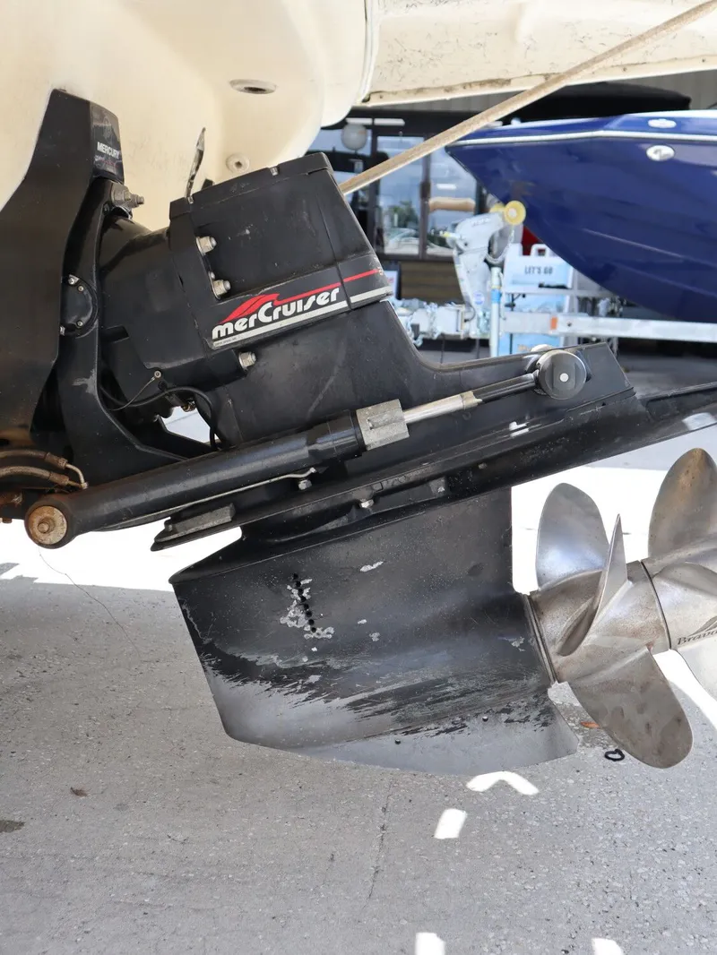 Slide: The Image of 1998 Monterey 242 Cruiser with MerCruiser drive. - 9