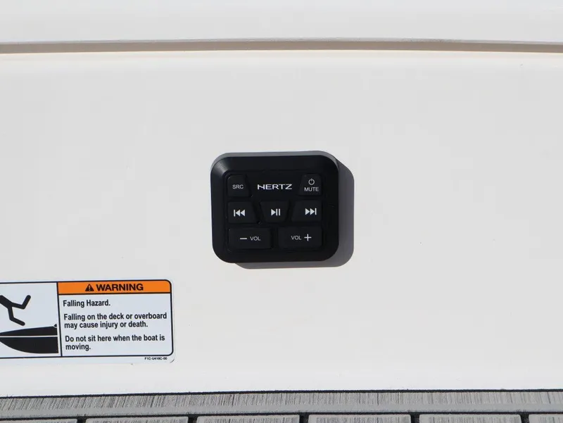 Slide: The Image of Yamaha 195S 2026 - 10