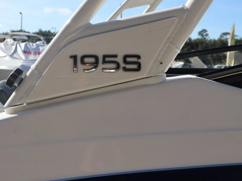 Slide: The Image of Yamaha 195S 2026 - 9