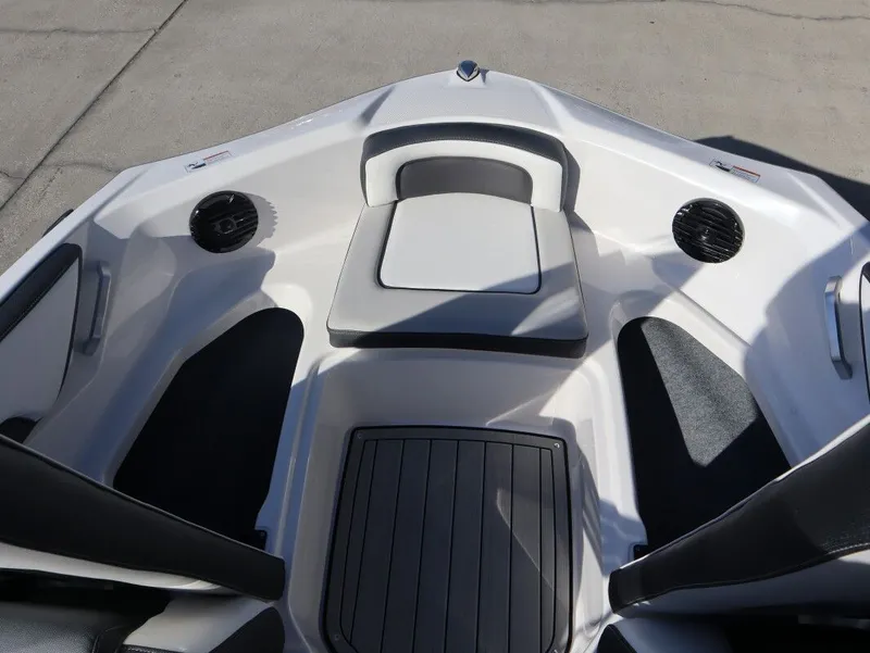 Slide: The Image of Yamaha 195S 2026 - 20