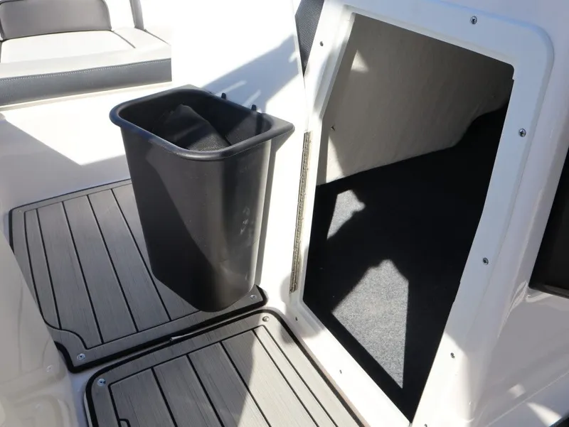 Slide: The Image of Yamaha 195S 2026 - 24