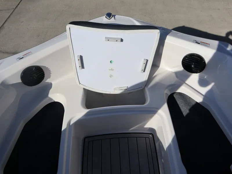 Slide: The Image of Yamaha 195S 2026 - 21