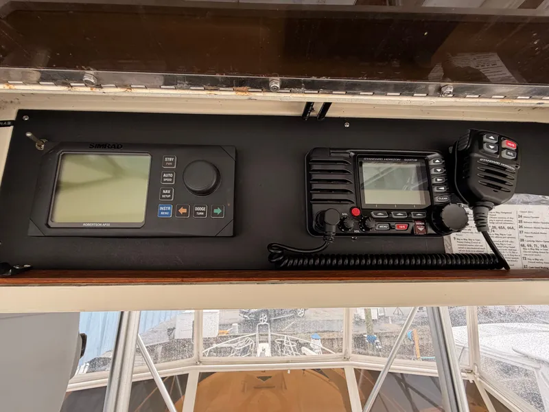 Slide: The Image of Navigation systems on a 1987 Viking DBL Cabin Yacht. - 19