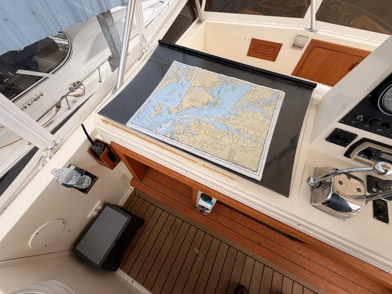 Slide: The Image of Map view on a 1987 Viking DBL Cabin Motor Yacht. - 23