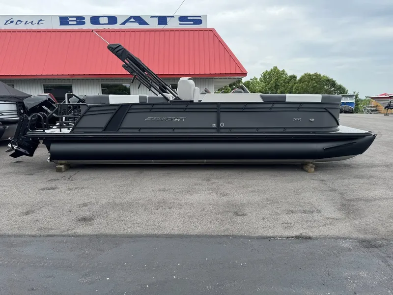 The Image of 2026 Starcraft SLS-5 R pontoon boat in front of boat building. - 1