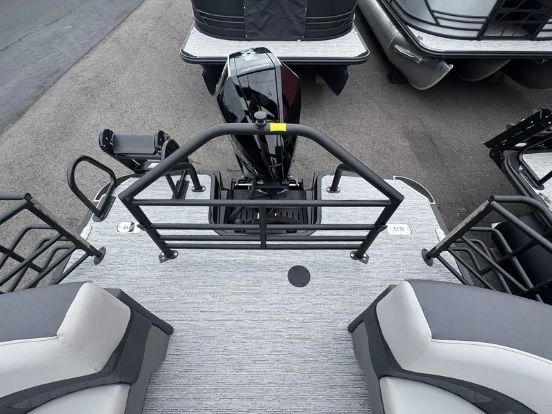 Slide: The Image of Rear view of Starcraft SLS-5 R boat, model year 2026. - 12