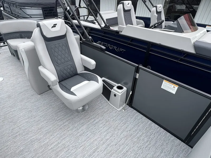Slide: The Image of Interior of 2026 Starcraft SLS-5 R with luxurious seating. - 17