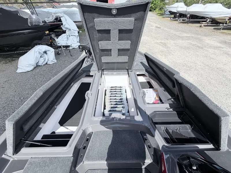 Slide: The Image of Interior view of the 2026 Skeeter ZXE21 boat model. - 22