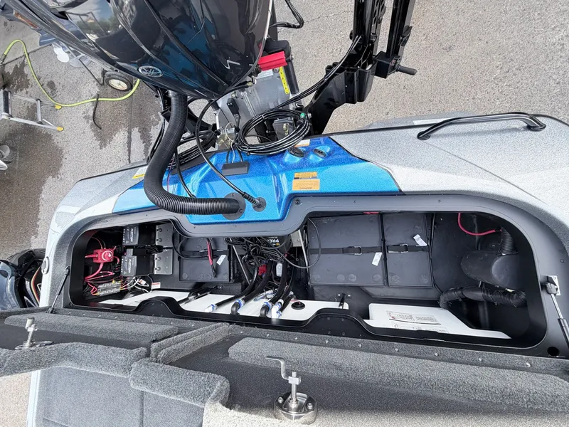 Slide: The Image of Interior view of Skeeter ZXE20 2026 boat motor and electronics. - 25