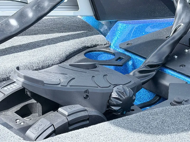 Slide: The Image of Close-up of the control area in a 2026 Skeeter ZXE20 boat. - 37