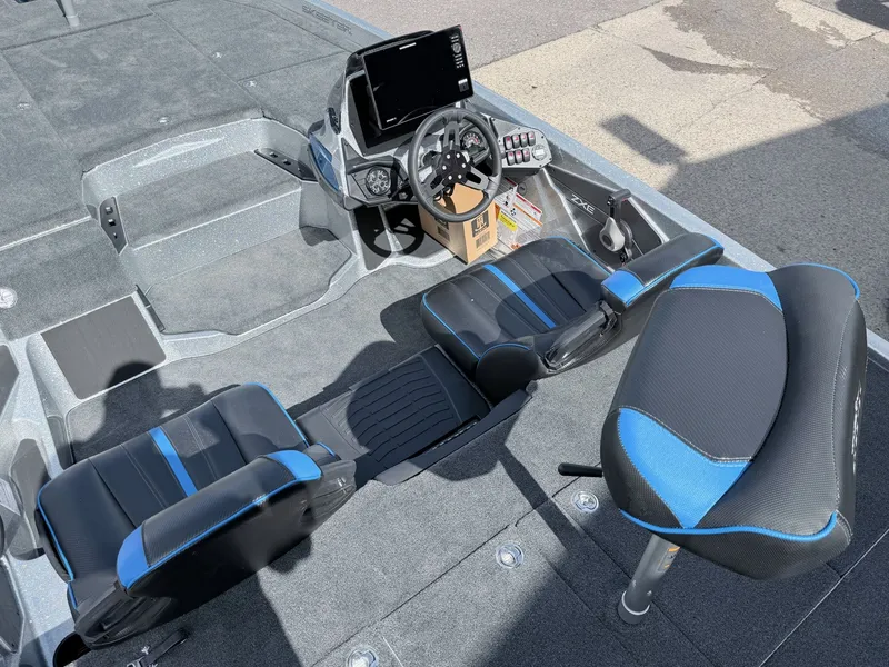 Slide: The Image of Interior of 2026 Skeeter ZXE20 with modern seats and control console. - 39