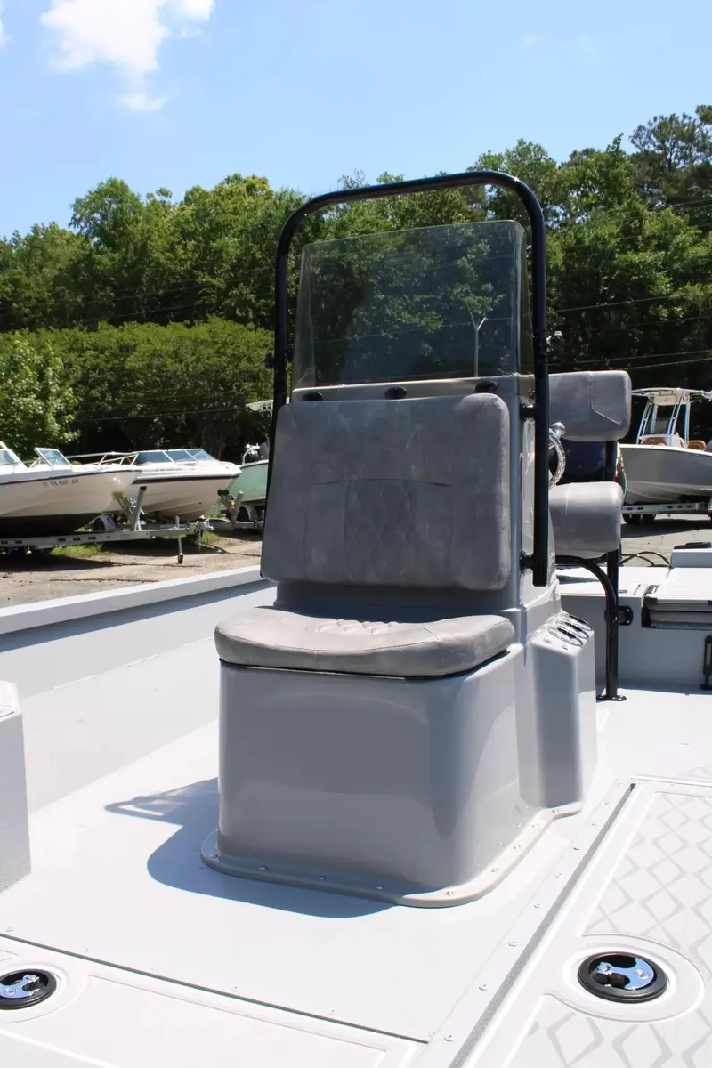 Slide: The Image of 2026 G3 Bay 21 GX boat with seat and console. - 10