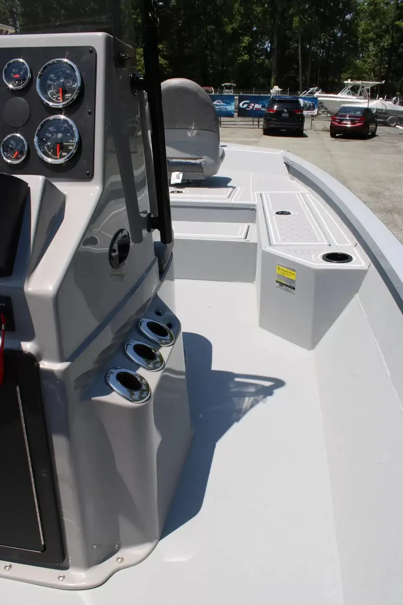 Slide: The Image of Interior view of G3 Bay 21 GX boat, model year 2026. - 20