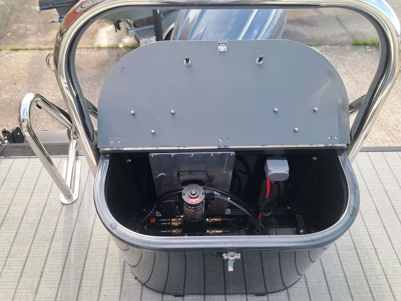 Slide: The Image of Avalon Catalina Quad Lounge Shift - 23' 2025 - 30