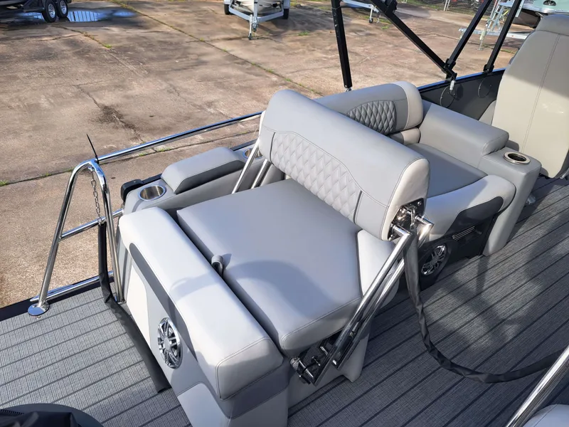 Slide: The Image of Avalon Catalina Quad Lounge Shift - 23' 2025 - 34