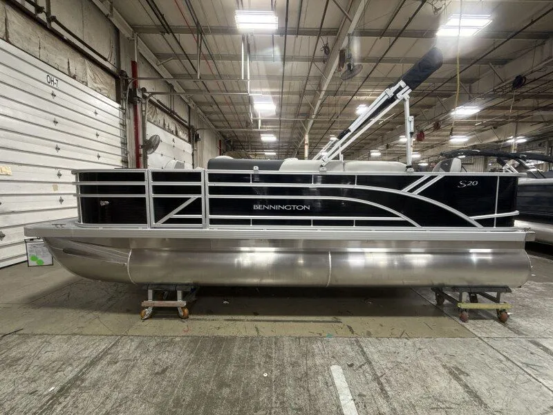 The Image of 2026 Bennington 20SF-Snap pontoon boat in warehouse. - 1