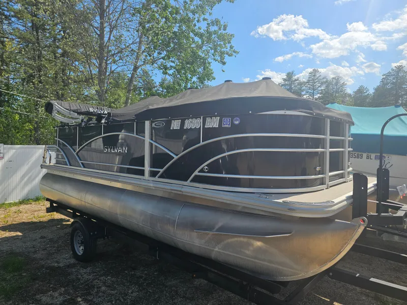 The Image of 2019 Sylvan MIRAGE 818 CRS pontoon boat on trailer. - 1