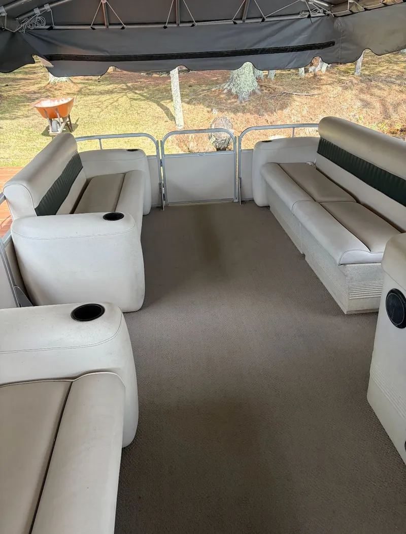 Slide: The Image of Interior of a 2002 Premier L208 Leisure pontoon boat. - 20