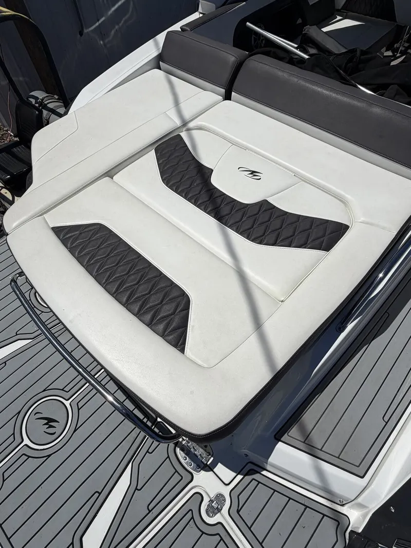 Slide: The Image of 2018 Monterey SS 298SS boat with cushioned seating area. - 3