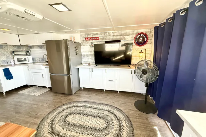 Slide: The Image of Modern kitchen interior in 1986 Hilburn 4014 Executive, featuring appliances and stylish decor. - 8