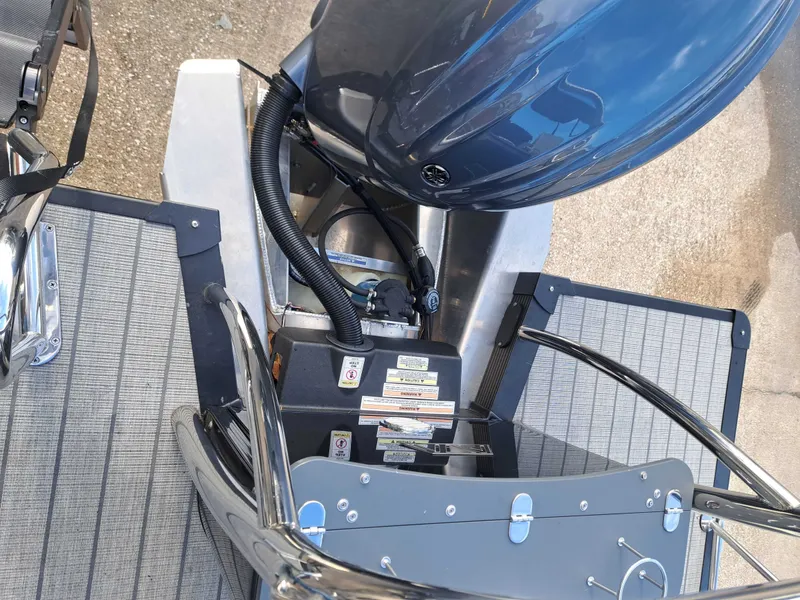 Slide: The Image of 2025 Avalon Catalina Quad Lounge boat motor and platform. - 35