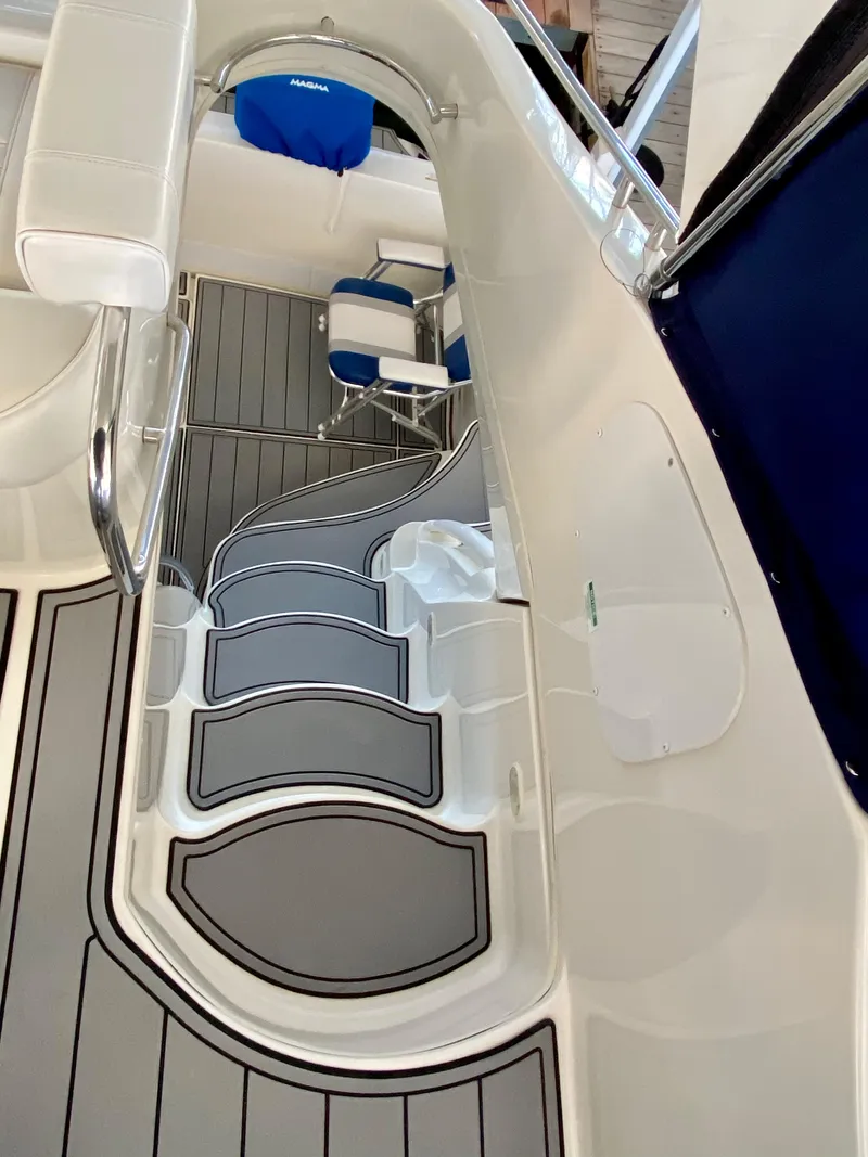 Slide: The Image of Interior of a 2007 Carver 36 Sedan yacht. - 4