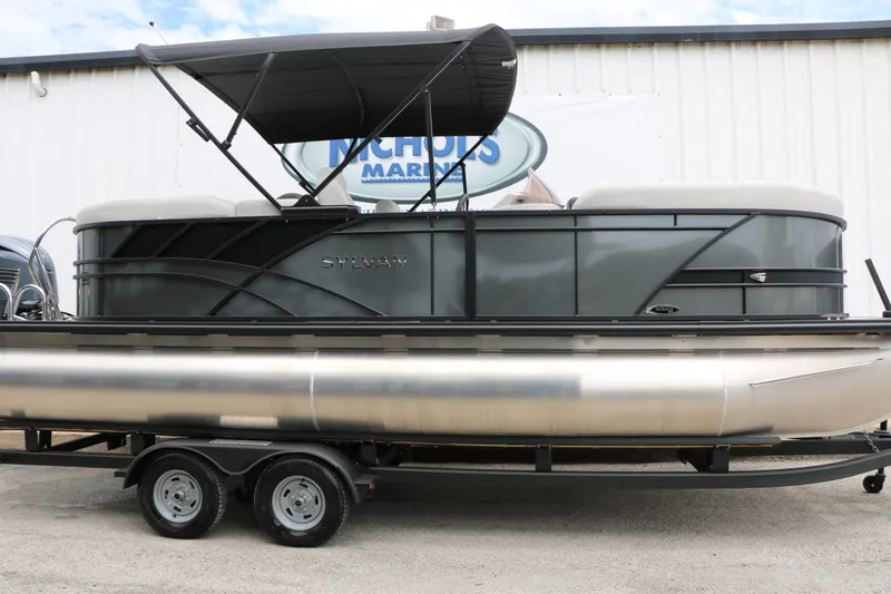 The Image of Sylvan Mirage 822 LZ Tri Toon 2026 - 1