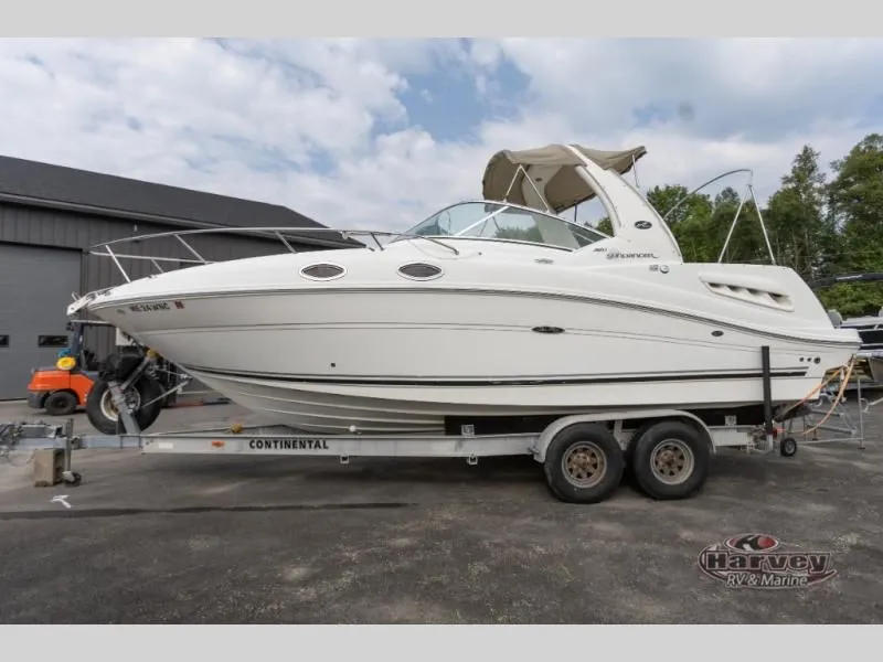 The Image of 2005 SUNDANCER 260 boat on trailer at Harvey RV & Marine. - 1