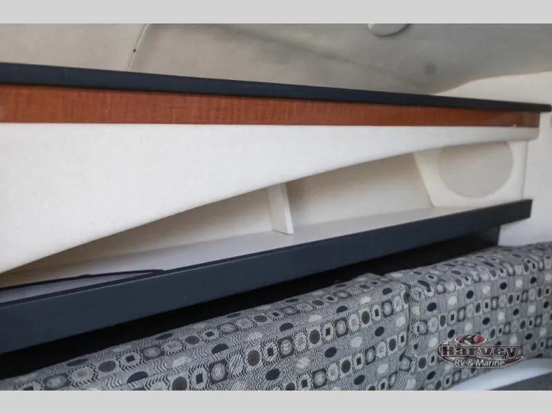 Slide: The Image of Interior of a 2005 SUNDANCER 260 with modern design. - 29