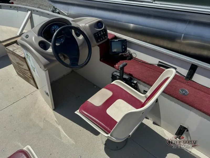 Slide: The Image of Cockpit of a 2002 Hudson 19 DLX boat. - 8