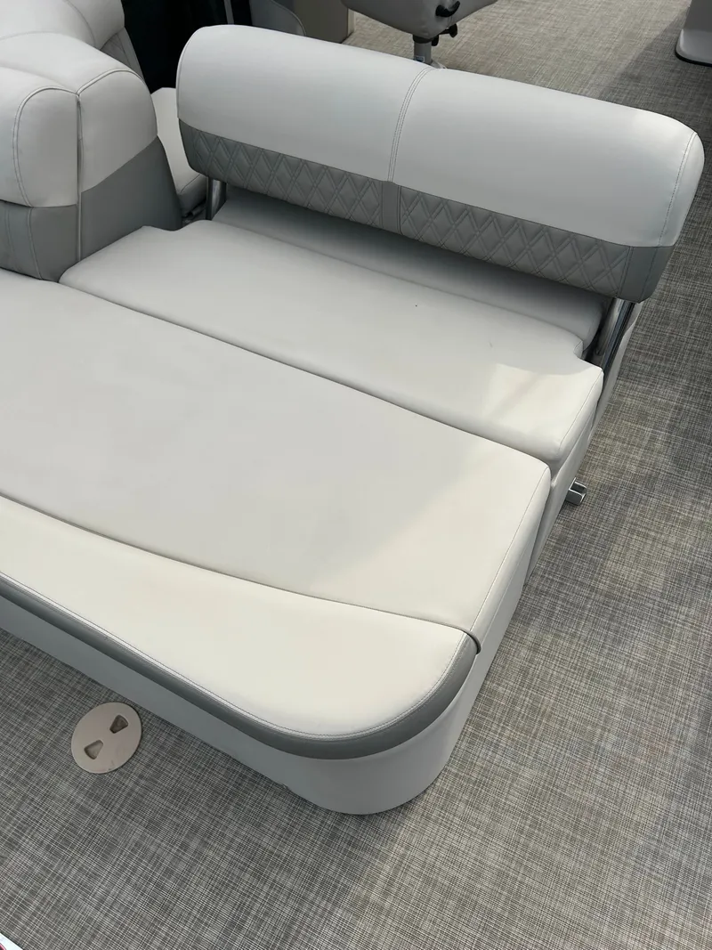 Slide: The Image of Harris Sunliner 250 2020 boat seat with gray upholstery. - 10