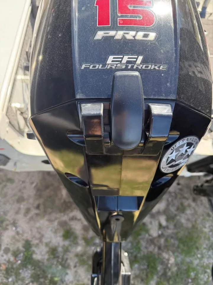 Slide: The Image of EFI four-stroke engine on a 2020 Lund 2175PROV boat. - 10